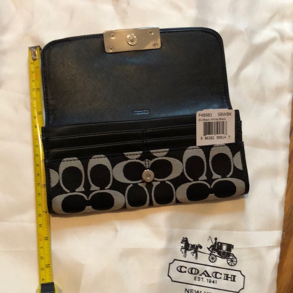 ❤️SOLD❤️ Coach Wallet - Picture 3 of 5